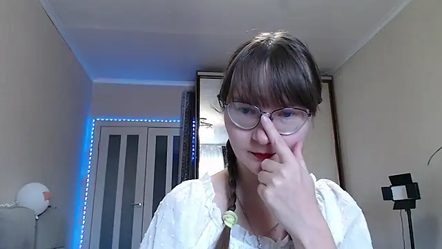 Snapshot of KiraGoldens chatting on September 26, 2025, 5:14 am KiraGoldens online show from September 26, 2025, 5:14 am