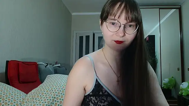 KiraGoldens online show from April 9, 2026, 7:03 am