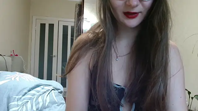 Snapshot of KiraGoldens chatting on October 11, 2025, 10:38 am KiraGoldens online show from October 11, 2025, 10:38 am