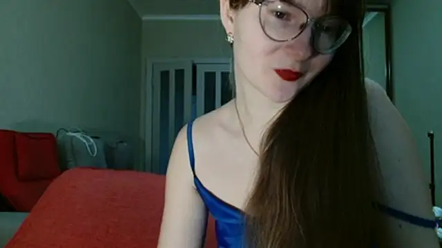 KiraGoldens online show from March 19, 2026, 6:13 am