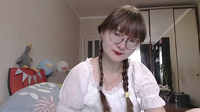 Snapshot of KiraGoldens chatting on September 22, 2025, 6:30 am KiraGoldens online show from September 22, 2025, 6:30 am