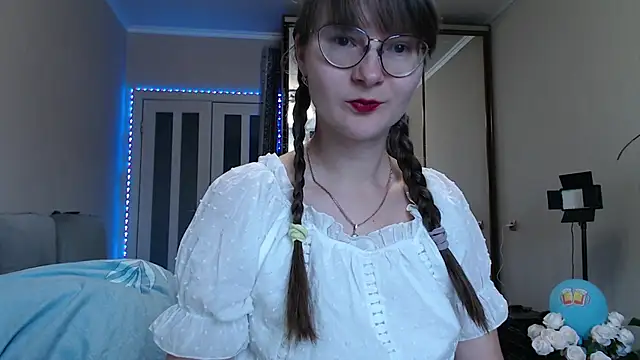 Snapshot of KiraGoldens chatting on September 24, 2025, 6:31 am KiraGoldens online show from September 24, 2025, 6:31 am