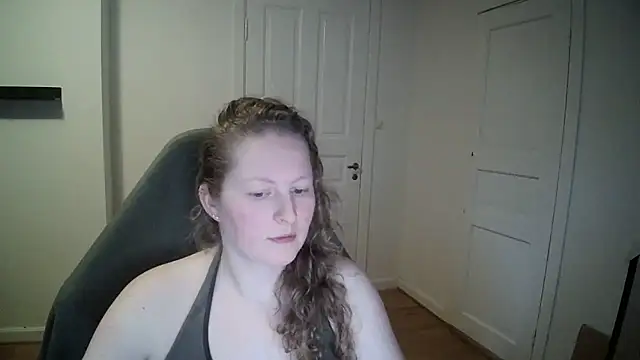 Girlnina-1995 online show from February 11, 2025, 2:35 pm