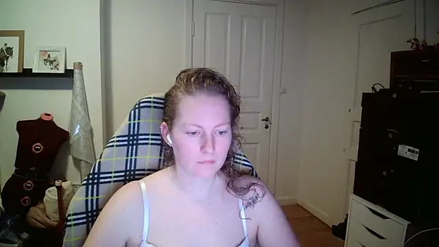 Snapshot of Girlnina-1995 chatting on January 15, 2026, 9:01 am Girlnina-1995 online show from January 15, 2026, 9:01 am