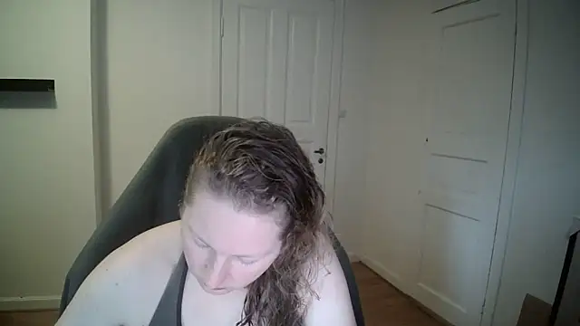 Girlnina-1995 online show from February 11, 2025, 11:20 am