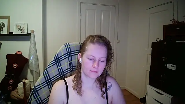 Snapshot of Girlnina-1995 chatting on January 13, 2026, 8:40 am Girlnina-1995 online show from January 13, 2026, 8:40 am