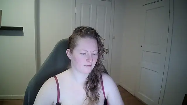 Girlnina-1995 online show from January 30, 2025, 10:29 am