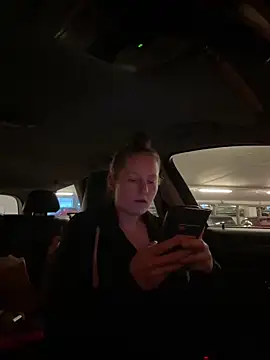 Snapshot of Girlnina-1995 chatting on December 17, 2025, 2:11 pm Girlnina-1995 online show from December 17, 2025, 2:11 pm