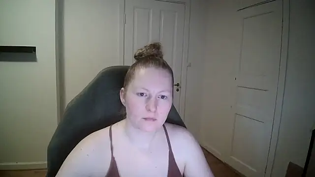 Girlnina-1995 online show from February 13, 2025, 11:28 am