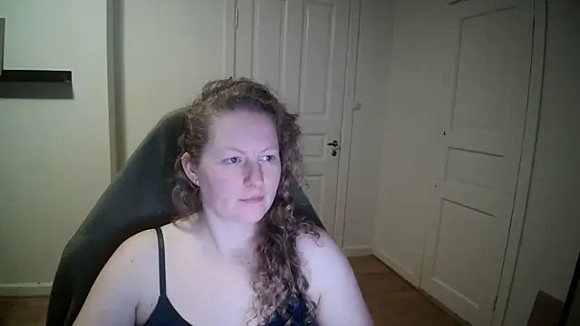 Girlnina-1995 online show from February 4, 2025, 8:06 pm