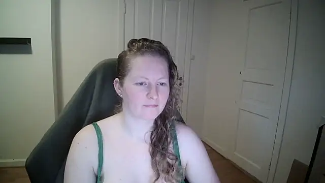 Girlnina-1995 online show from February 10, 2025, 9:25 am