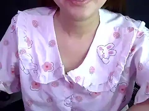 Snapshot of Bee_2k chatting on September 17, 2025, 4:47 am Bee 2k online show from September 17, 2025, 4:47 am