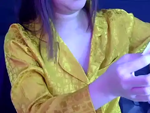 Bee 2k online show from November 29, 2025, 4:56 am