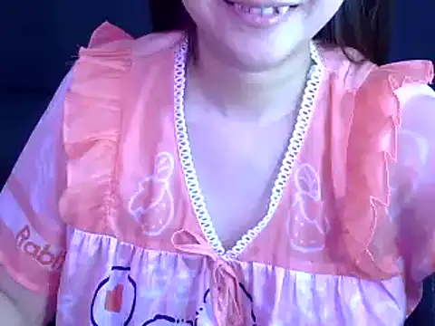 Snapshot of Bee_2k chatting on October 28, 2025, 6:12 am Bee 2k online show from October 28, 2025, 6:12 am