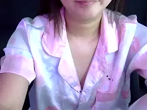 Snapshot of Bee_2k chatting on October 16, 2025, 4:54 am Bee 2k online show from October 16, 2025, 4:54 am