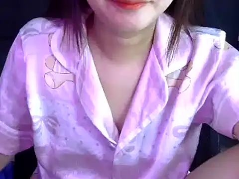 Snapshot of Bee_2k chatting on October 6, 2025, 4:35 am Bee 2k online show from October 6, 2025, 4:35 am