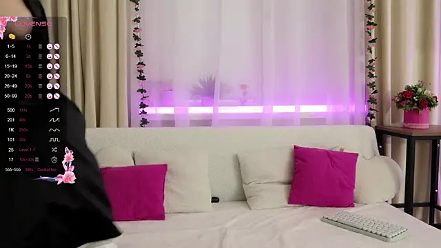 Snapshot of Only1liza chatting on November 6, 2025, 5:11 am Only1liza online show from November 6, 2025, 5:11 am