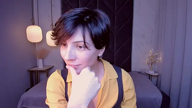 LorenDaze online show from October 29, 2025, 2:05 pm