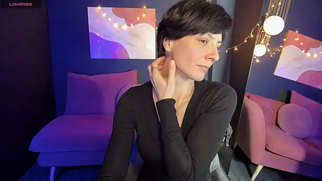 LorenDaze online show from January 17, 2025, 1:56 pm
