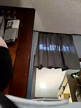 eatmeplease44 online show from January 23, 2025, 2:39 pm