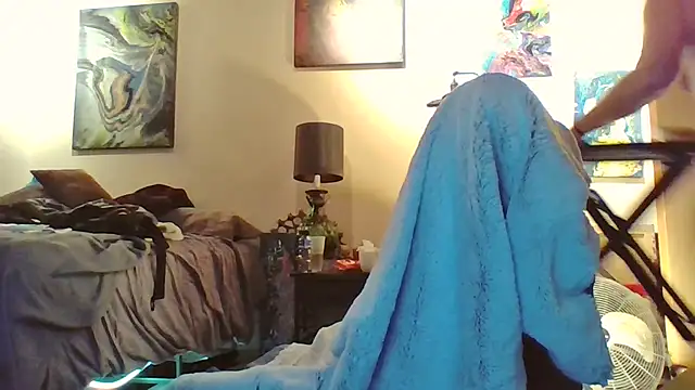 eatmeplease44 online show from November 7, 2025, 8:35 pm