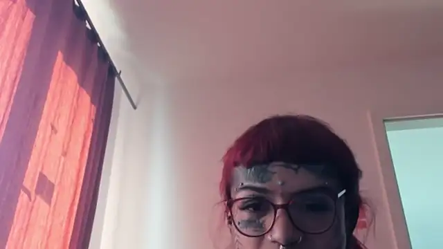 tamarapervert online show from October 3, 2025, 1:23 pm