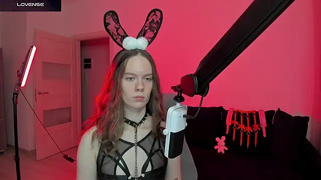 DivineBite online show from March 3, 2026, 5:31 pm