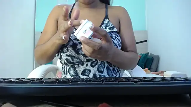 Snapshot of kimara_lion chatting on October 17, 2025, 7:59 pm kimara lion online show from October 17, 2025, 7:59 pm