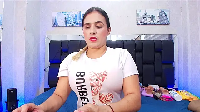  carolina fox online show from February 27, 2025, 3:08 am