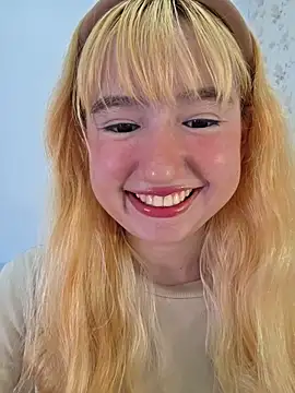 Pinkie Princes online show from December 20, 2025, 9:06 pm