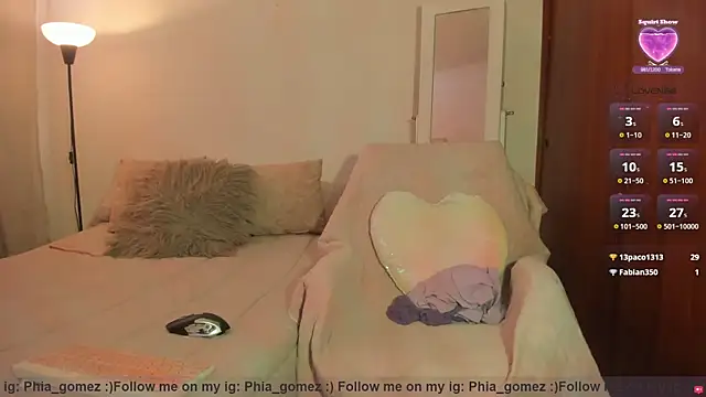 whitneyhot online show from April 14, 2026, 2:33 pm