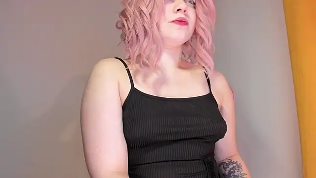 SueNiceeeee online show from November 6, 2025, 10:14 pm