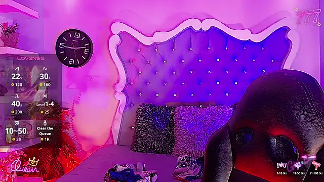 LeyXandrabraz online show from April 13, 2026, 8:02 pm