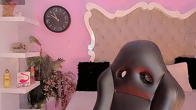 Snapshot of LeyXandrabraz chatting on September 20, 2025, 8:14 pm LeyXandrabraz online show from September 20, 2025, 8:14 pm