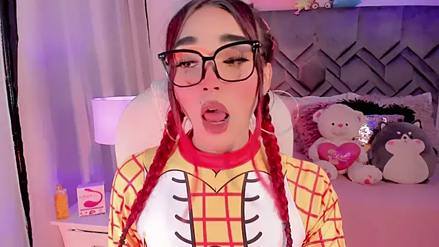 LeyXandrabraz online show from February 7, 2025, 9:48 pm