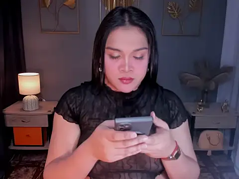 Snapshot of MaxeneCullens chatting on October 7, 2025, 1:50 am MaxeneCullens online show from October 7, 2025, 1:50 am