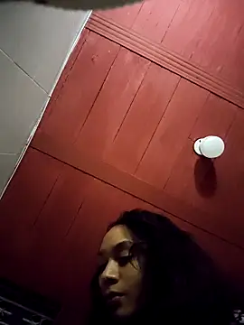 Leaberry online show from December 19, 2025, 11:40 pm