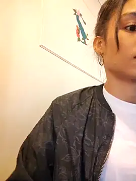 Leaberry online show from November 6, 2025, 9:41 pm