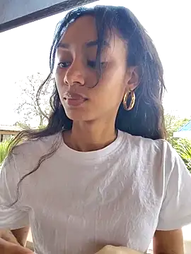 Leaberry online show from October 28, 2025, 3:22 pm