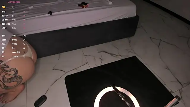 Snapshot of Devil_Minds chatting on October 9, 2025, 7:58 pm Devil Minds online show from October 9, 2025, 7:58 pm