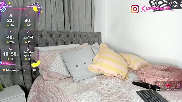 Snapshot of Kianna__ chatting on September 12, 2025, 6:02 am Kianna online show from September 12, 2025, 6:02 am