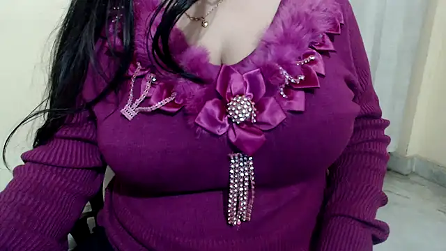 Snapshot of HOT_CHILLY chatting on February 27, 2025, 4:32 pm HOT CHILLY online show from February 27, 2025, 4:32 pm