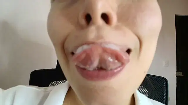 lisbet21x online show from September 28, 2025, 10:28 pm