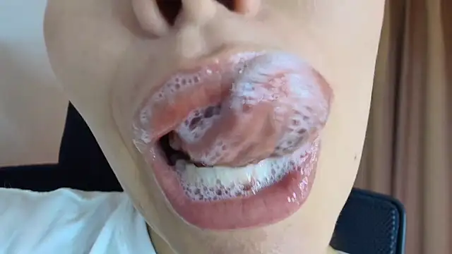 lisbet21x online show from April 12, 2026, 11:46 am