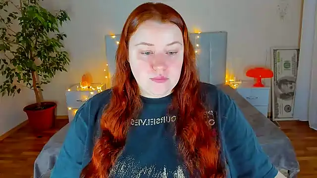 Snapshot of PolinaSalvatore chatting on February 9, 2026, 5:00 pm PolinaSalvatore online show from February 9, 2026, 5:00 pm