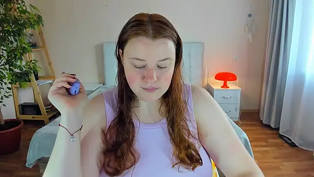 PolinaSalvatore online show from September 25, 2025, 9:26 am