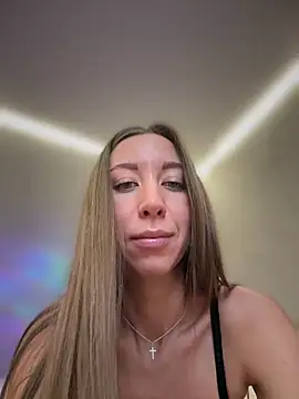 EvaCatt online show from November 26, 2025, 4:01 am