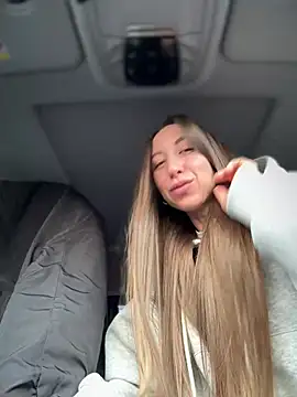 EvaCatt online show from April 5, 2026, 3:46 am