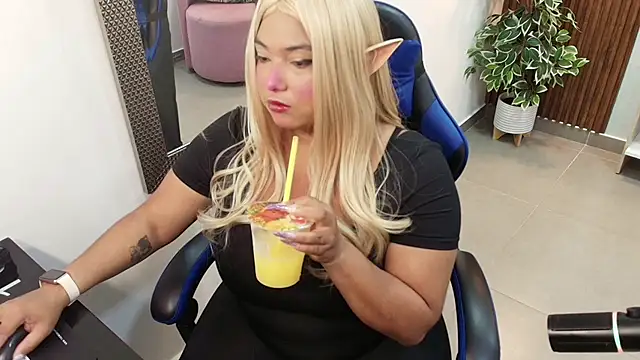 Snapshot of Kenya--Buhle chatting on October 14, 2025, 11:11 am Kenya--Buhle online show from October 14, 2025, 11:11 am