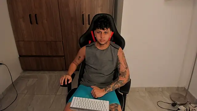 Snapshot of Jake_simons chatting on October 29, 2025, 10:14 am Jake simons online show from October 29, 2025, 10:14 am